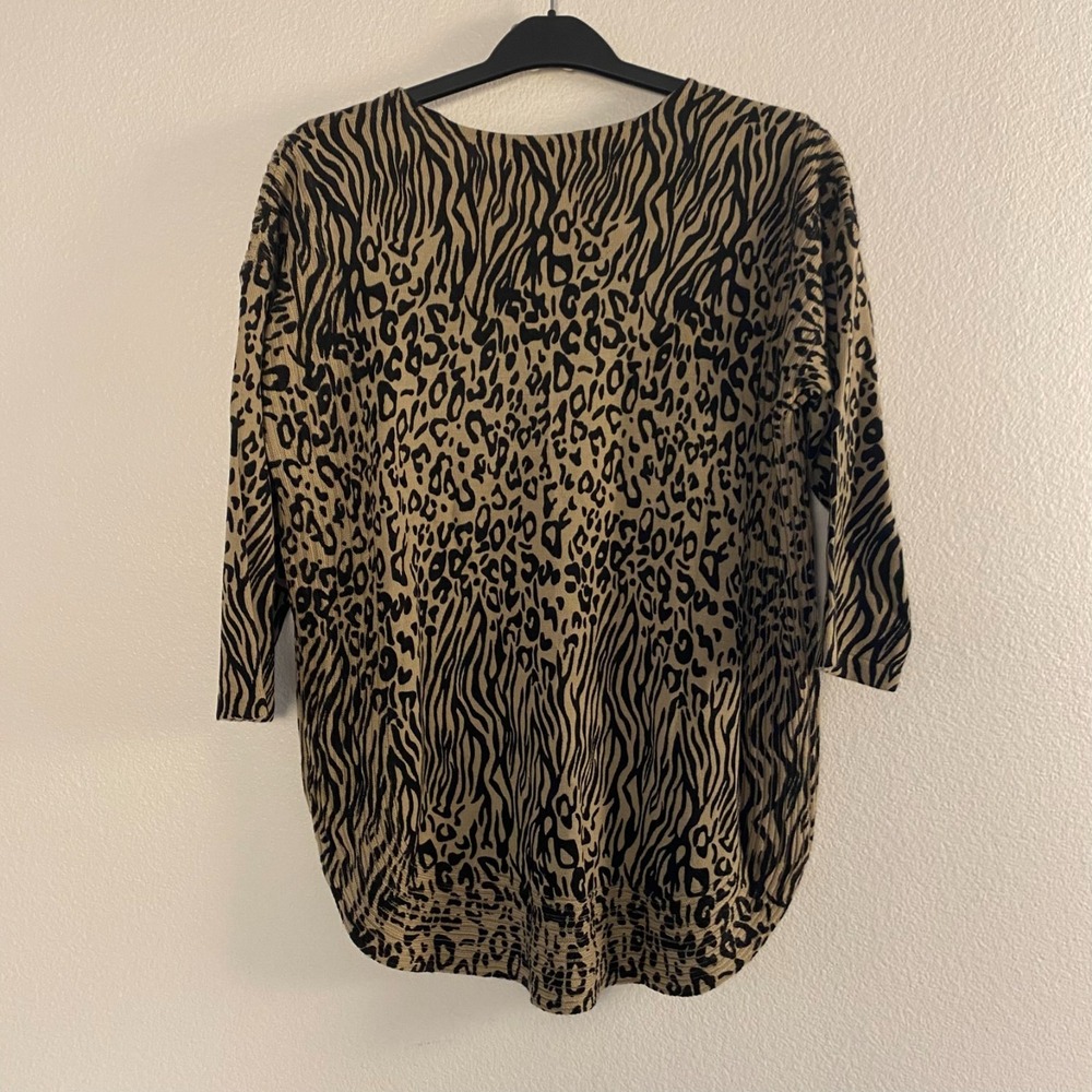 Dana Buchman Sweater Women L Tan Excellent Mixed Animal Print 3/4 Sleeve Top - Picture 2 of 11